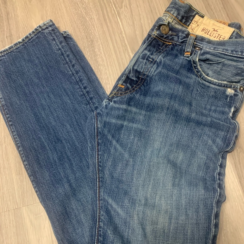 Hollister means jeans 32x34 boot cut